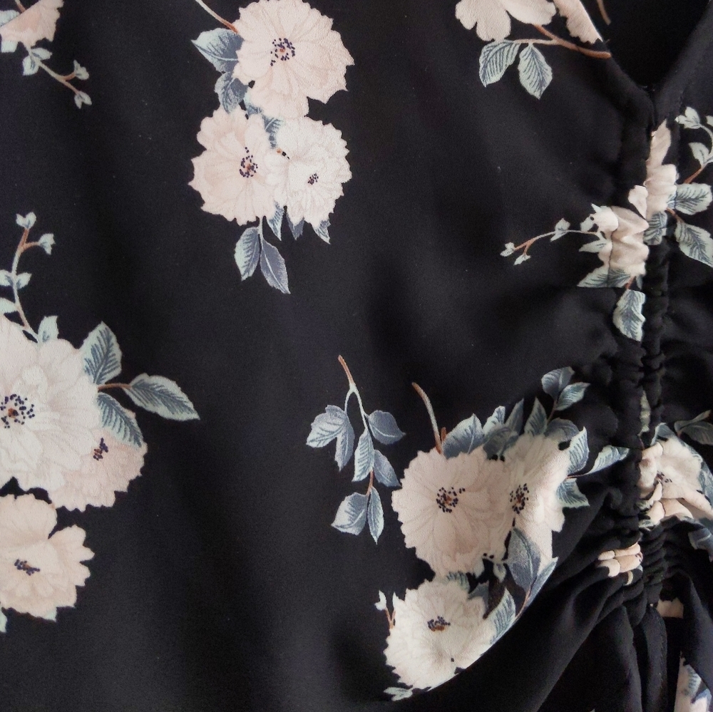 🌿EXPRESS FLORAL TOP🌿 - Picture 5 of 9